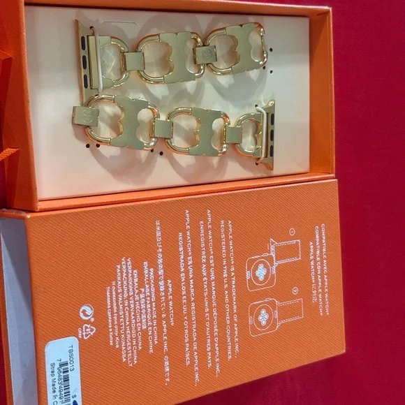 Tory Burch Apple Watch band gold tone - Picture 6 of 6